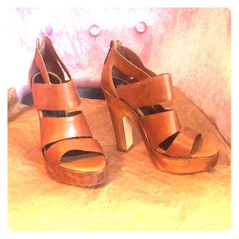 Beautiful 70s style leather and wood ASOS sandals!